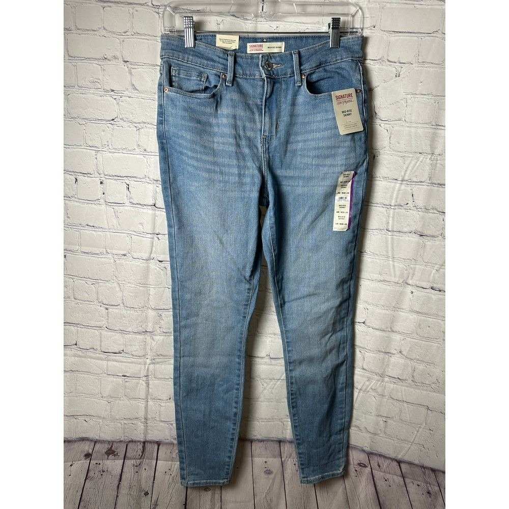 Signature by Levi Strauss Women Mid-Rise Skinny Jeans Light Wash 6M W28 L30 NEW
